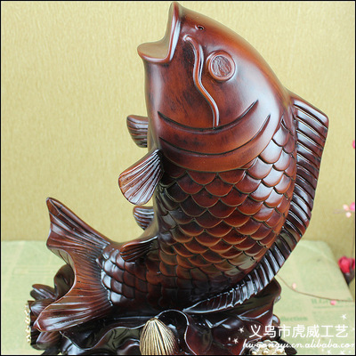 家居装饰树脂工艺礼品，仿木年年有鱼摆件 高贵精品，开业乔迁送礼首选